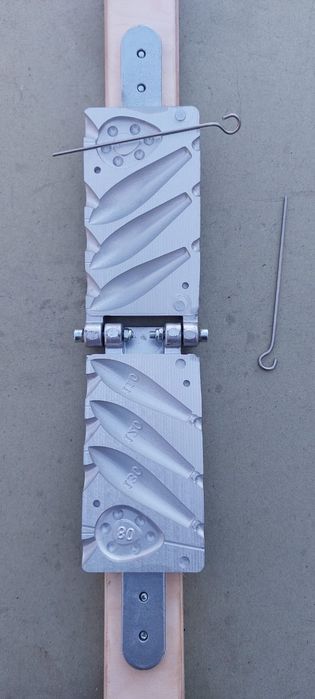 Форма для литья грузил.