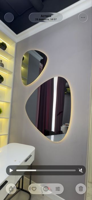 Декоративное зеркало очень красивое