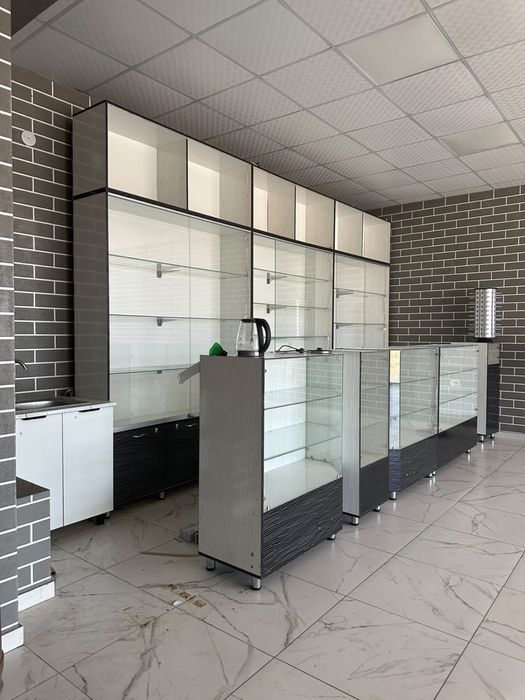 Срочно продается ветринная мебель