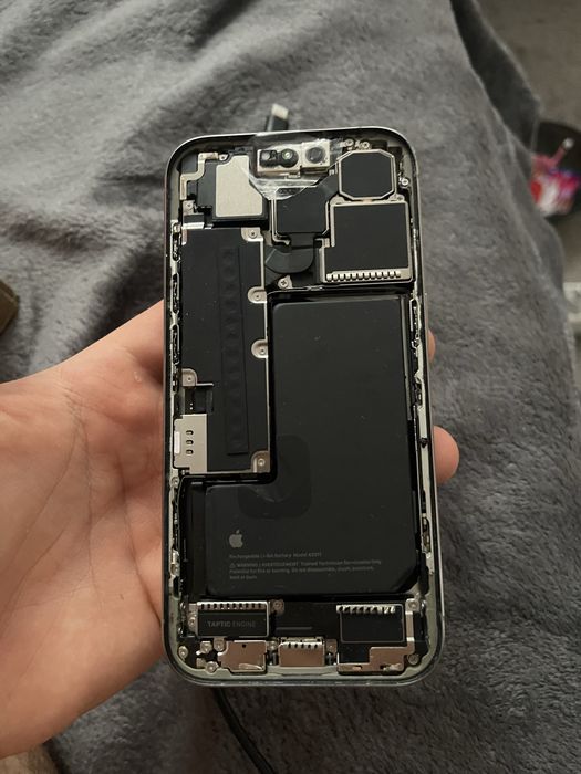 Vand iphone 15 pro pentru piese 98% baterie 128g