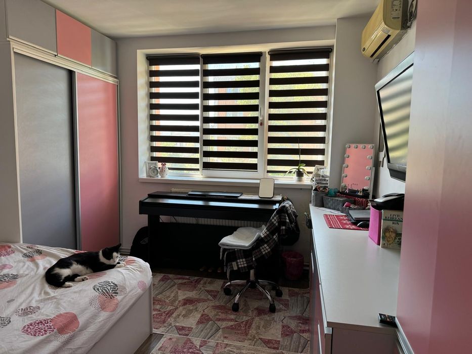 Vând urgent apartament cu 2 camere situat în zona centrală, Griviței.