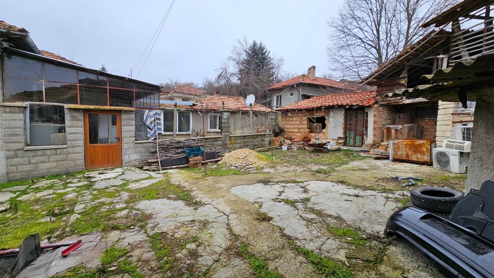 1860-Продава се къща в село Пороище!