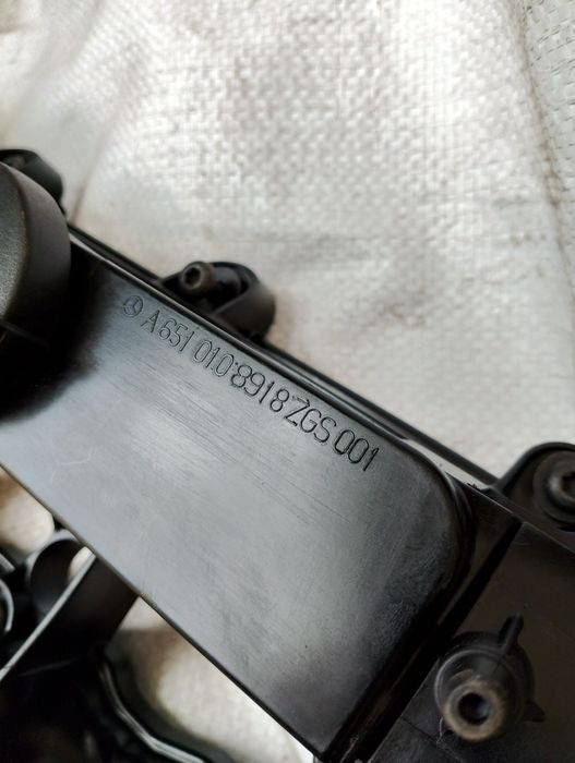 Капак клапани за Мерцедес оргинал