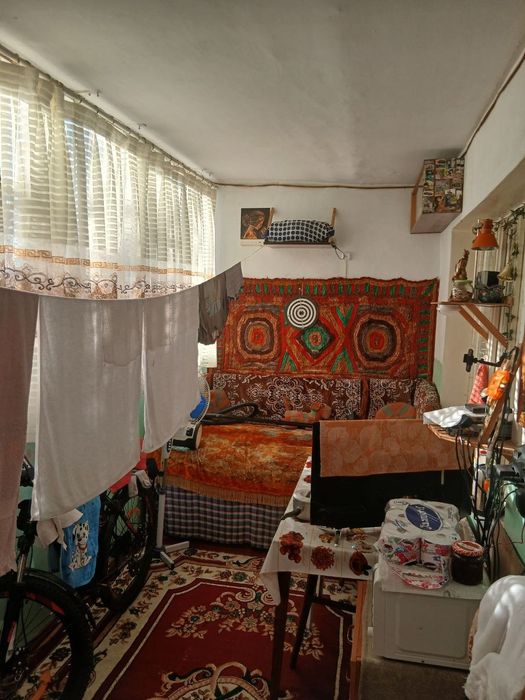 Товоксойда 3 хоналик квартира сотилади.