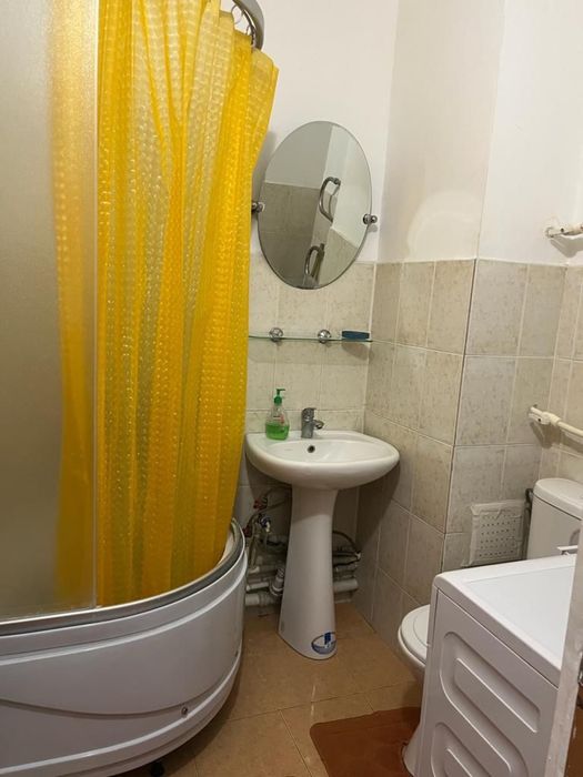 Сдам помесячно квартиру.