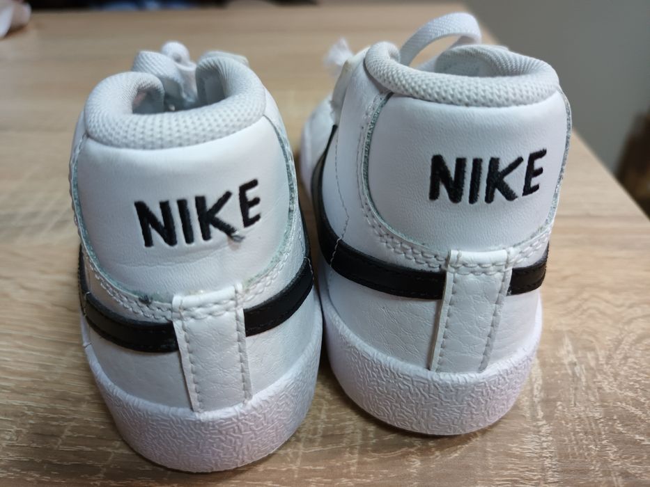 Adidasi copii Nike Albi