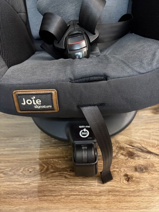 Автокресло Joie signature
