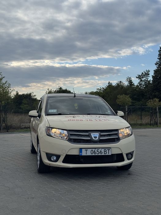 Дачия Сандеро заводска газ/бензин