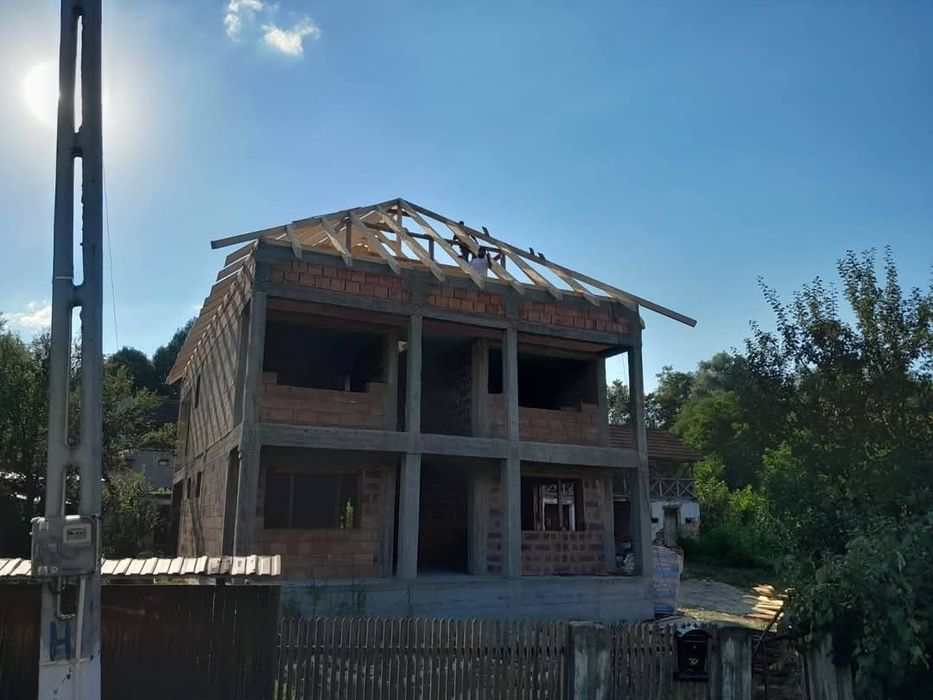 Montaj  acopersuri dulgherie tigla metalica reparati de urgenta