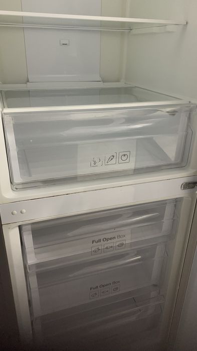 Холодильник Samsung
