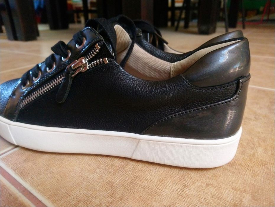 37,5 adidași piele Naturalizer Noi