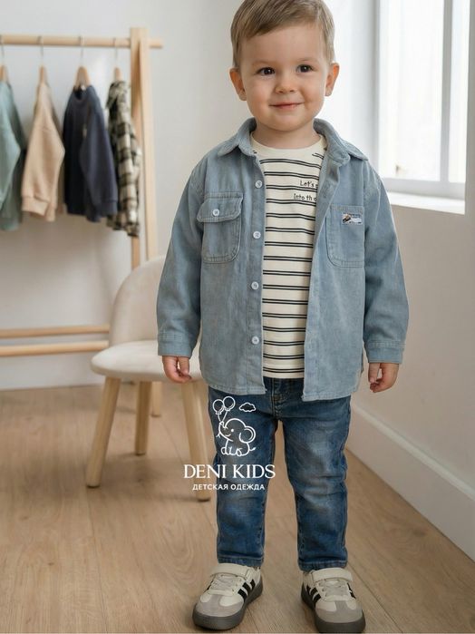 Джинсовая рубашка, джинсы, лонгслив и кроссовки, для мальчиков
