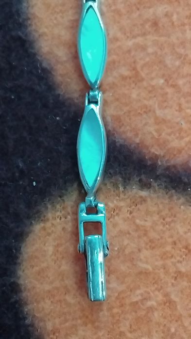 продават се дамски сребарни бижута