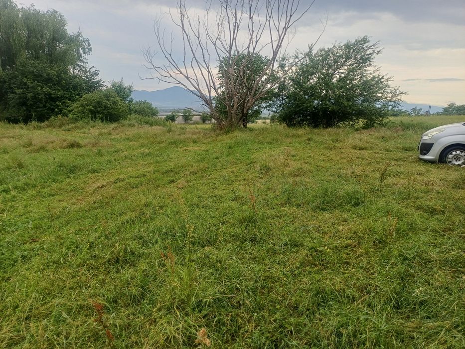 Здравейте продавам парцел в гр.Карлово .