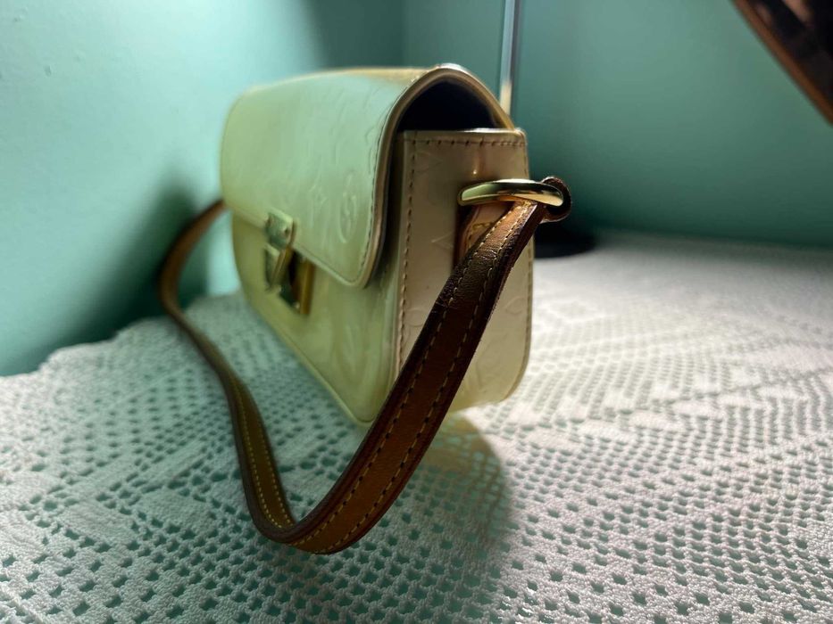 Дамска кожена чанта loui vuitton malibu street bag