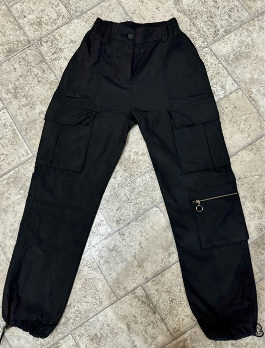 Pantaloni de fâș cargo Bershka