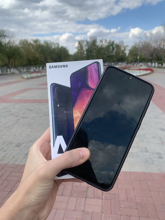 Продам самсунг А50