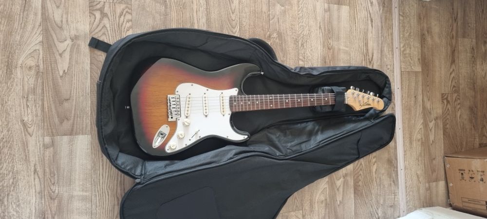 продается фирменный чехол для гитары GEWA