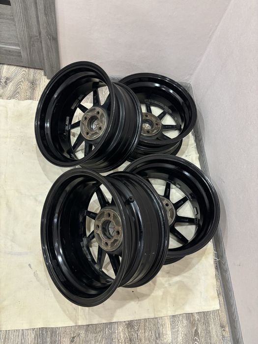 Продам комплект дисков VOSSEN