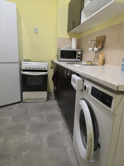 Дава се под наем Тристаен апартамент в Плевен, Сторгозия - 90 кв.м за 398.82 € - Снимка #7