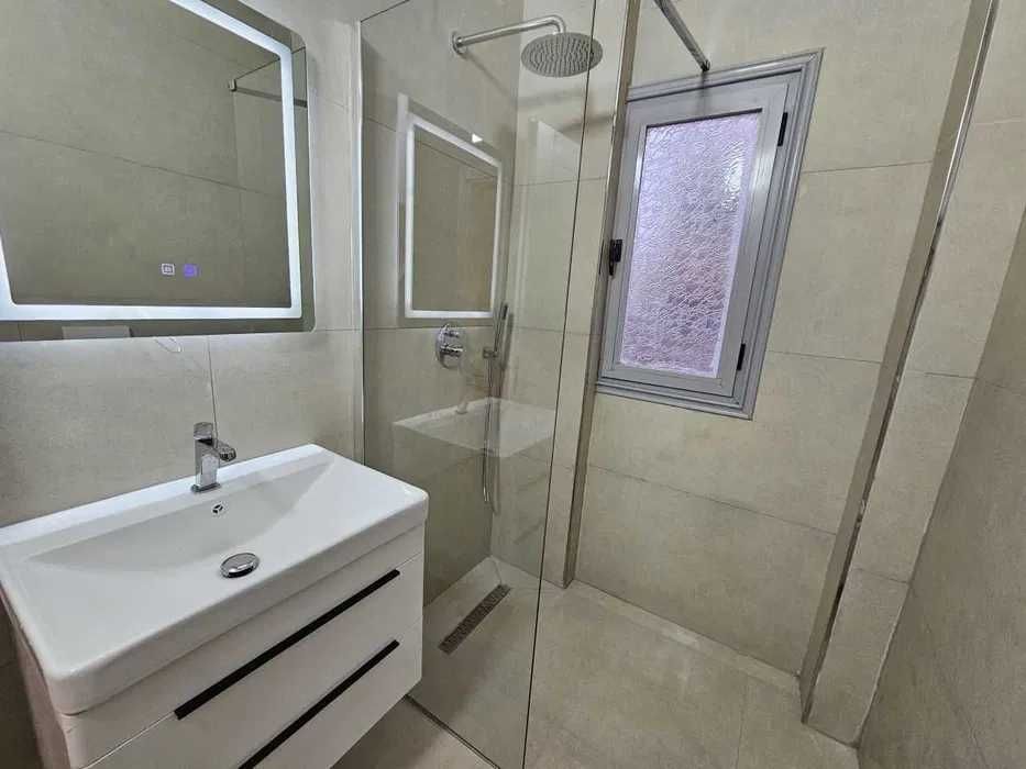 Продава се Двустаен апартамент в София, Изгрев - 80 кв.м за 1020 €/кв.м - Снимка #4