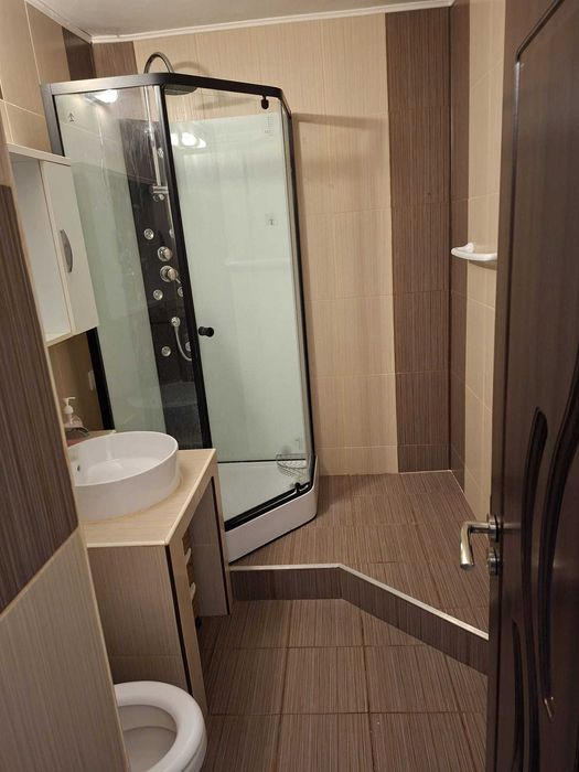 P.F. inchiriez apartament 3 camere Lunca Cetatuii