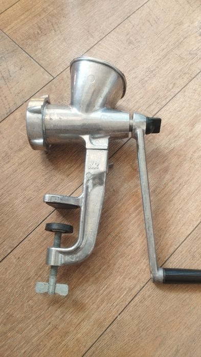 Мясорубка СССР ручная