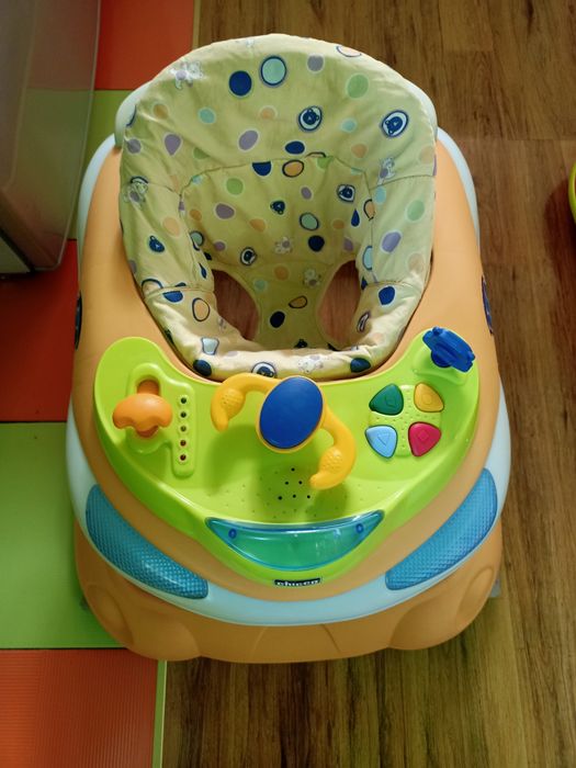 Продам ходунки Chicco в количестве 2 штук