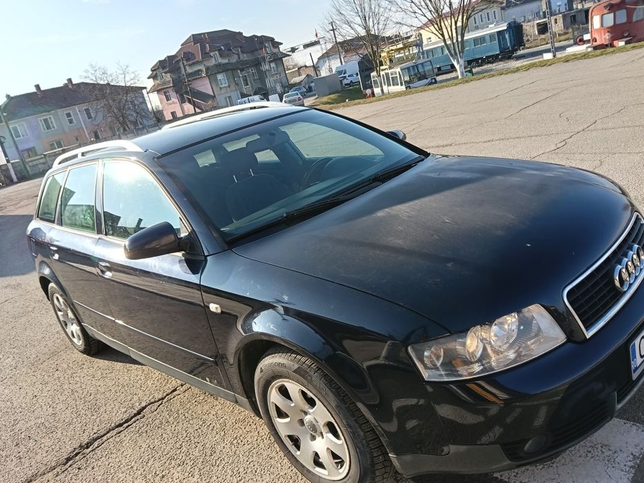 Vând audi a4 b6 din 2003 motor 19 tdi 130 de caii
