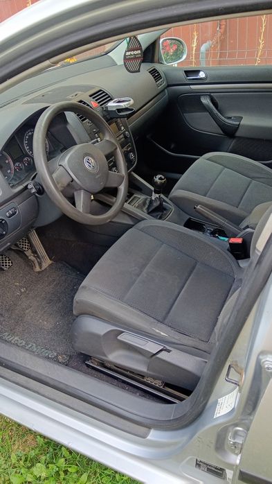 Vând vw golf v 2.0 tdi