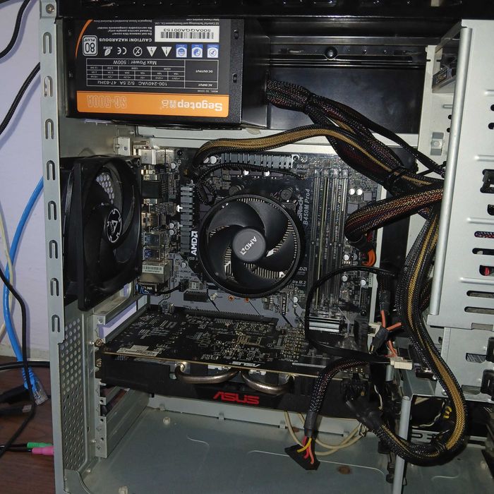 Vand/schimb Pc gaming