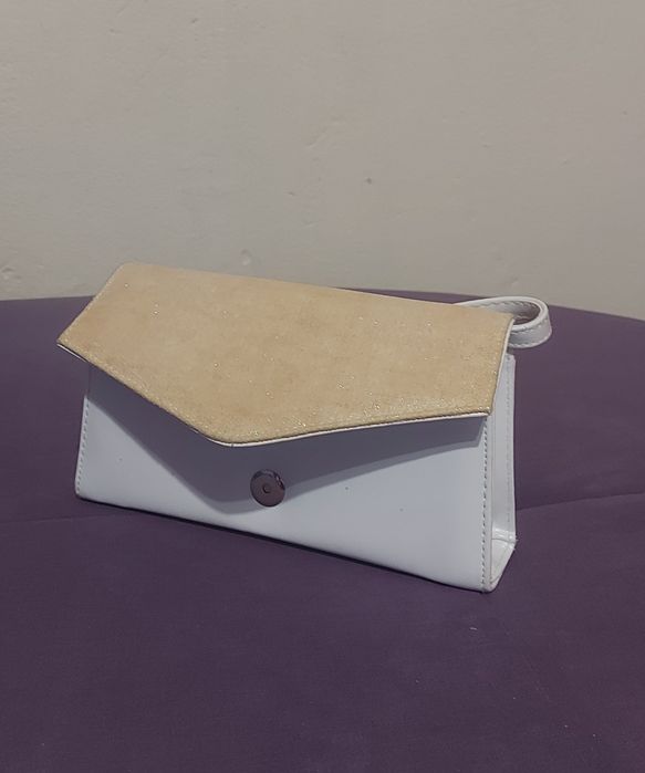 Дамска бяла чанта