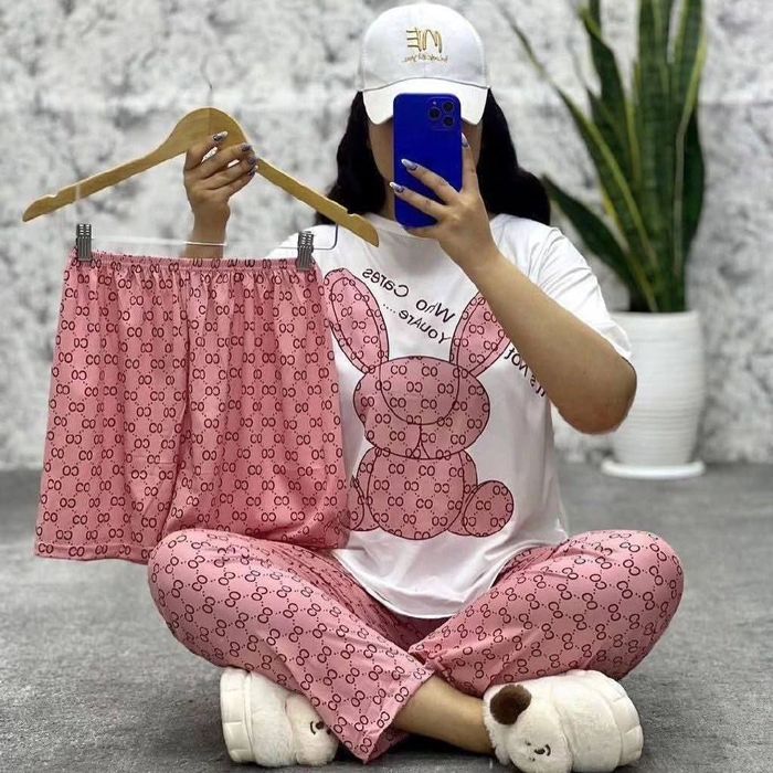"Ayollar uchun yumshoq va qulay pijama! Har xil o‘lcham va ranglar!"