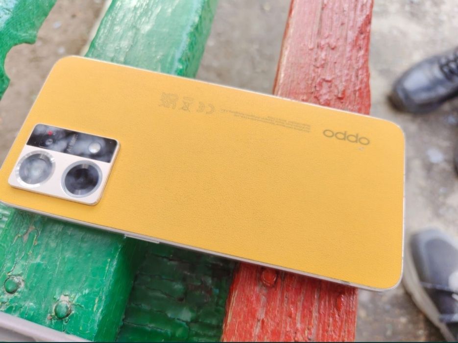Oppo reno 7 в хорошем состоянии