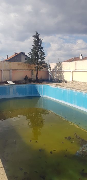 Продава бизнес комплекс  в с.Яхиново общ.Дупница