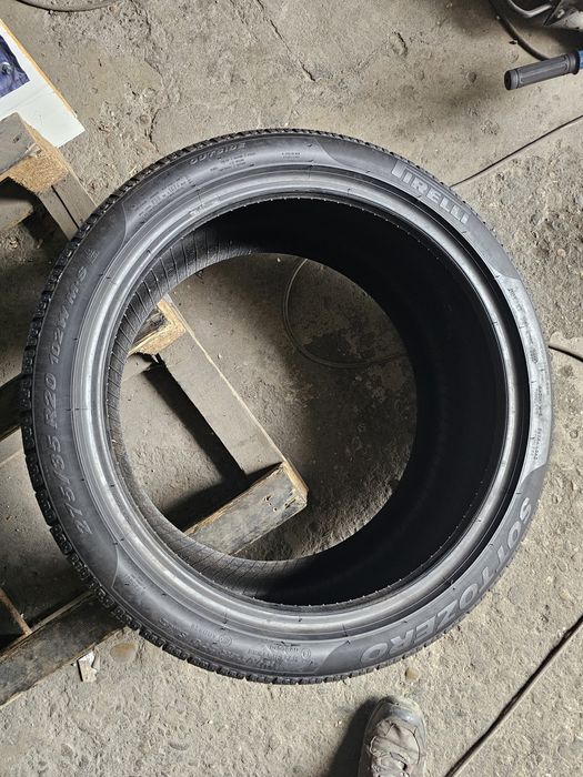 2 anvelope iarna 275 35 20 Pirelli