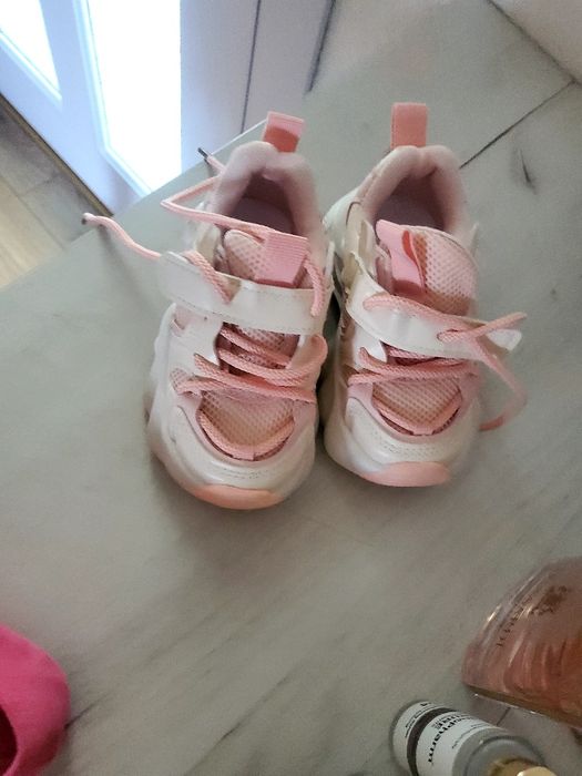 Маратонки за малка кокетка