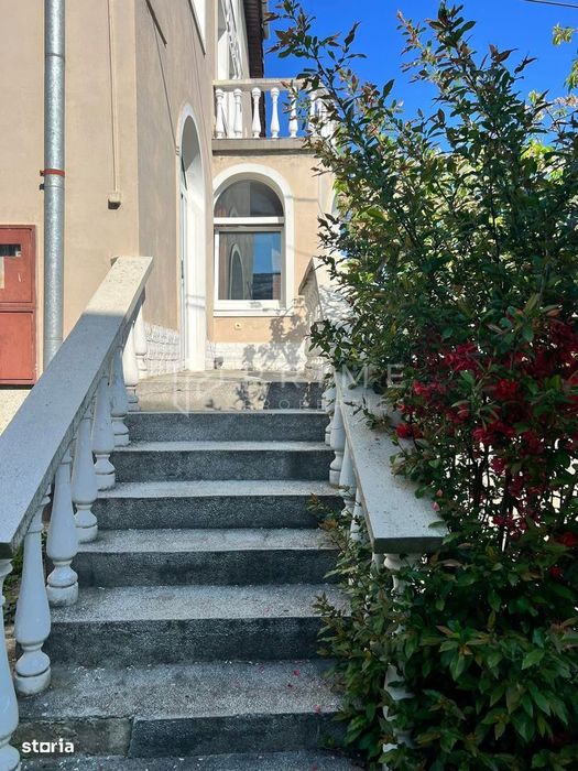 Casă spațioasă de închiriat pentru cazare muncitori, în Corunca