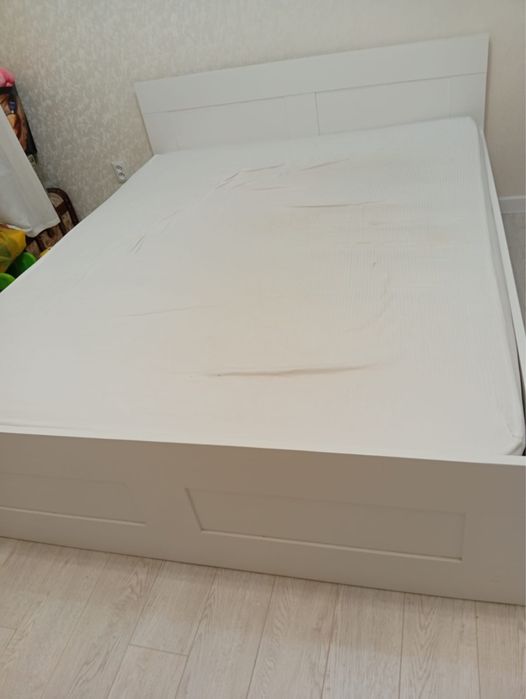 Продам двухспальную кровать