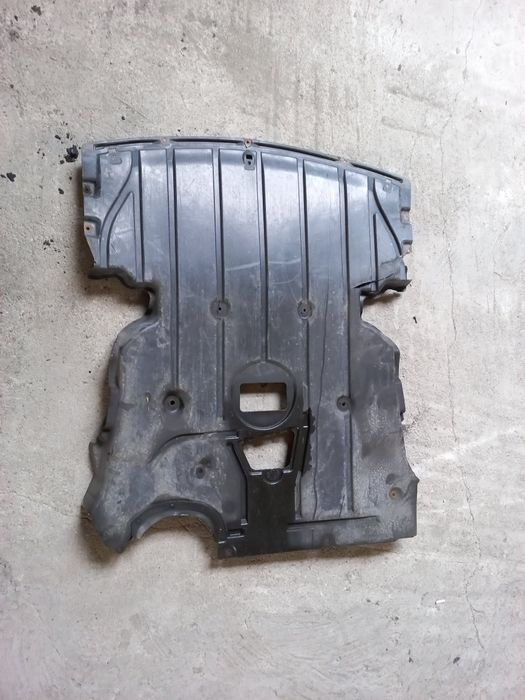 Scut motor bmw e90, e91, e92