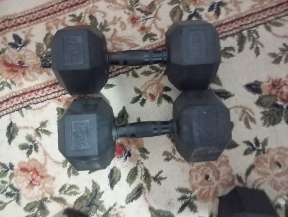 Vând  banca de fitness cu gandetere