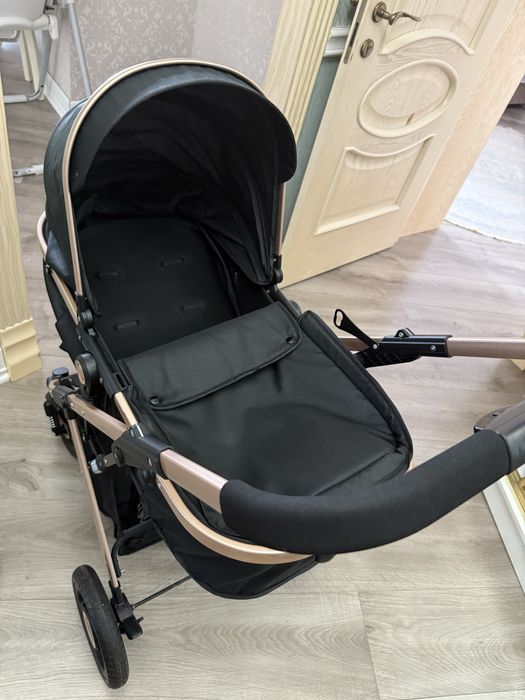 Почти новая коляска bebecoo