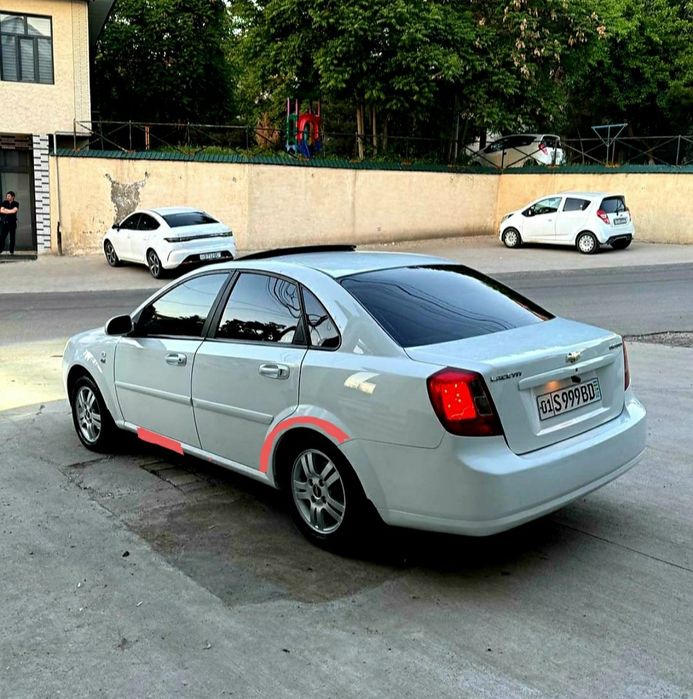 Ласетти 1,6 автомат 2013. Бензин.