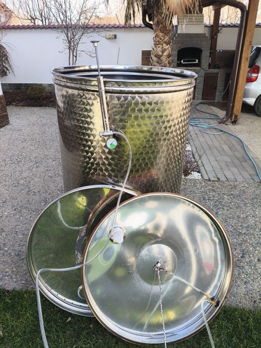 Неръждаем иноксов съд за вино 610л