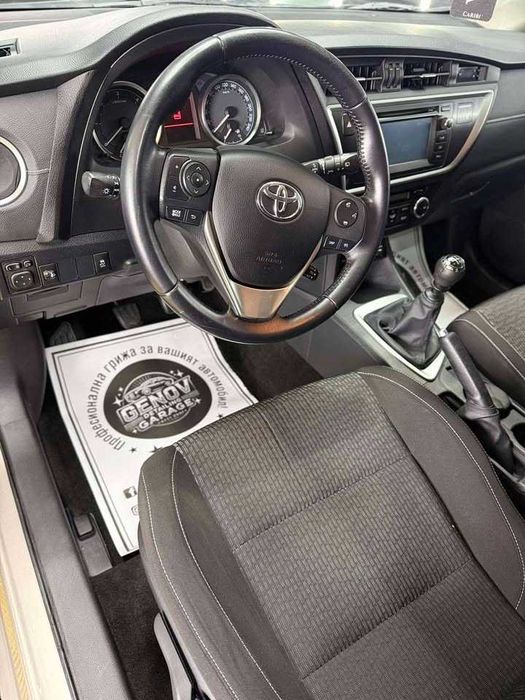 Toyota Auris 2015г 2.0 D-4D без забележки
