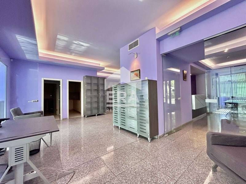 Дава се под наем Офис в София, Център - 210 кв.м за 2900 € - Снимка #2