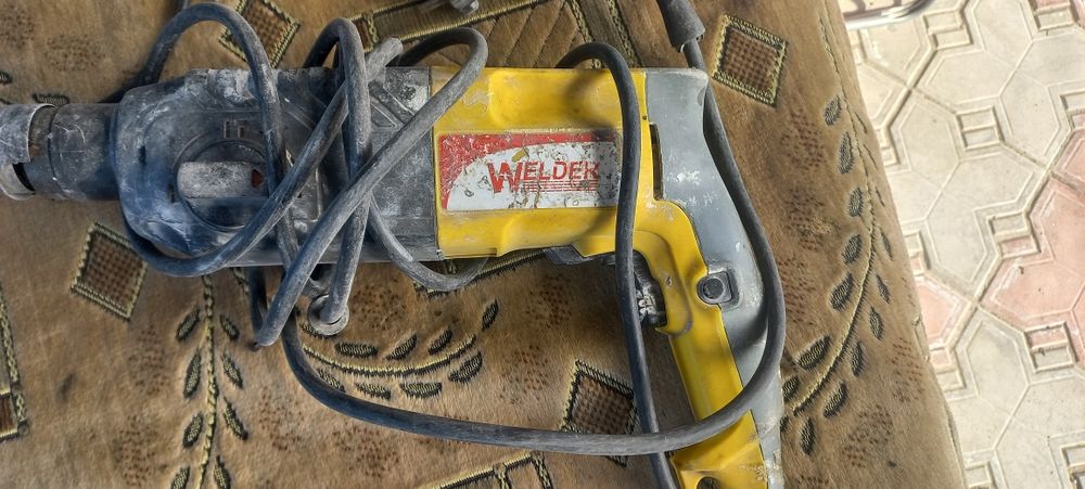 Дрель электрическая б/у