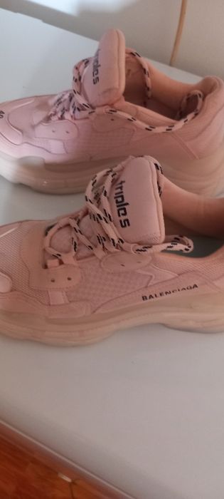 Vând adidași marca Balenciaga originali, foarte puțin uzați, purtați!