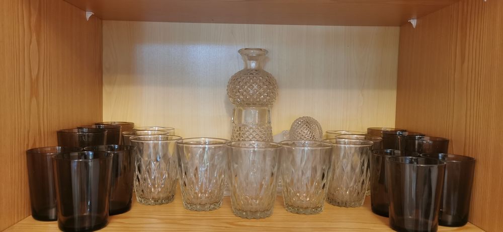 Продавам домашни потреби