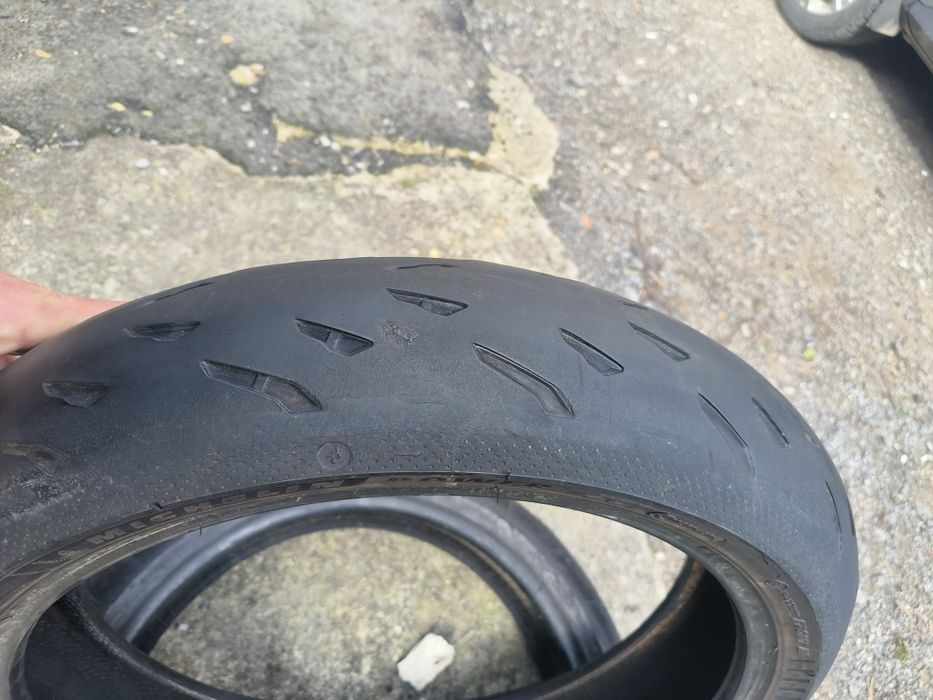 Michelin Power 5.  120/70/17.
Dot 0722. Добро състояни